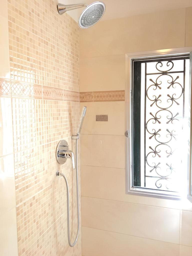 Habitación Individual con baño compartido
